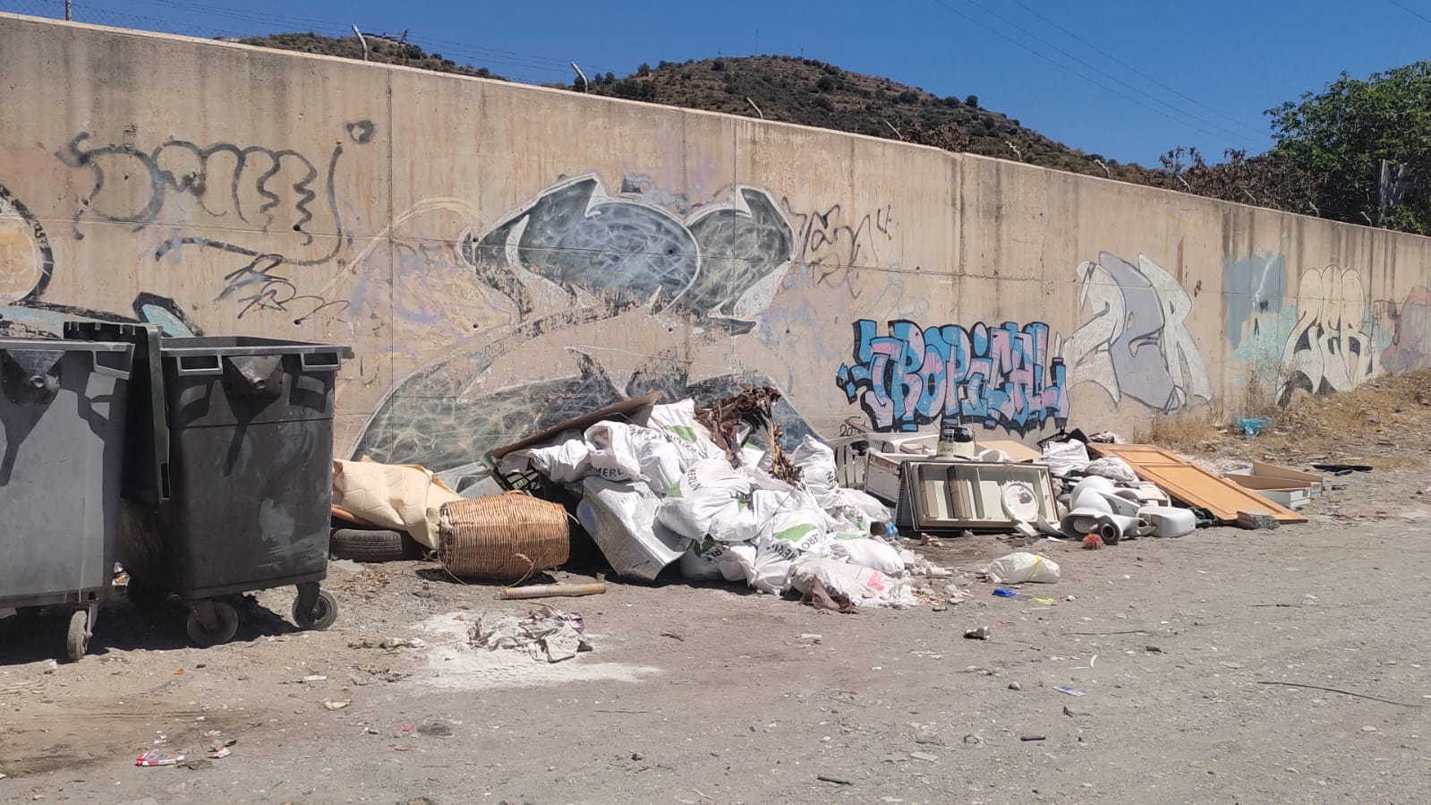 Vamos a poner fin a los vertederos incontrolados que deterioran el medio ambiente y la imagen de nuestro municipio, CA.